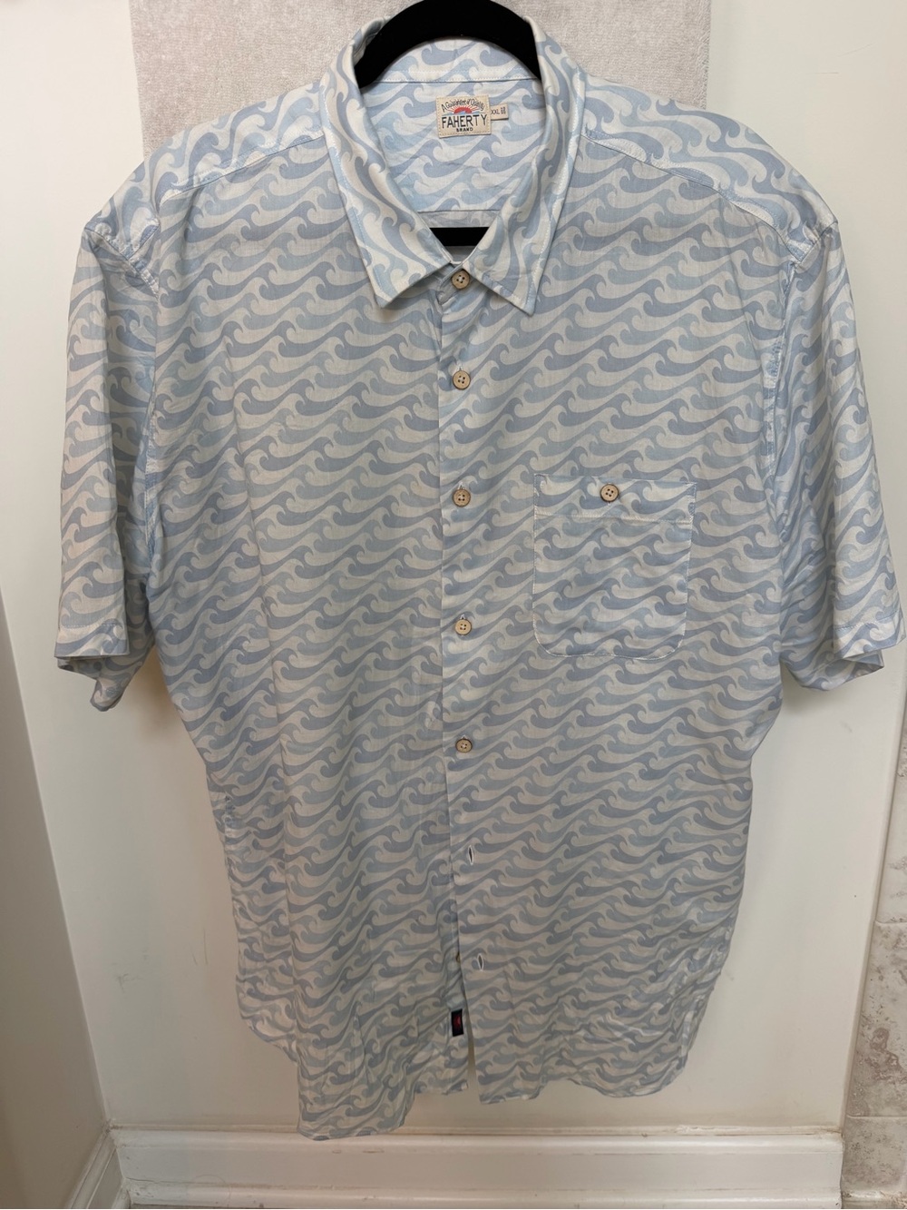 Faherty Light Blue Wave-Pattern Short Sleeve Button-Down Shirt